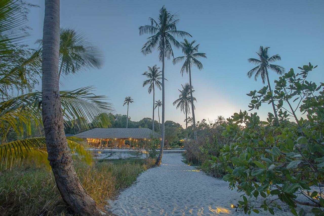 Tamu Koh Rong Hotel Pagoda Beach Kültér fotó